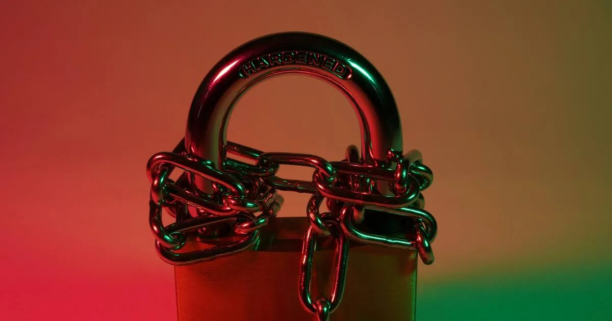 Claude Code Opus 5 en mode automatique : un chercheur fait exécuter du code malveillant jusqu'à 80 % du temps